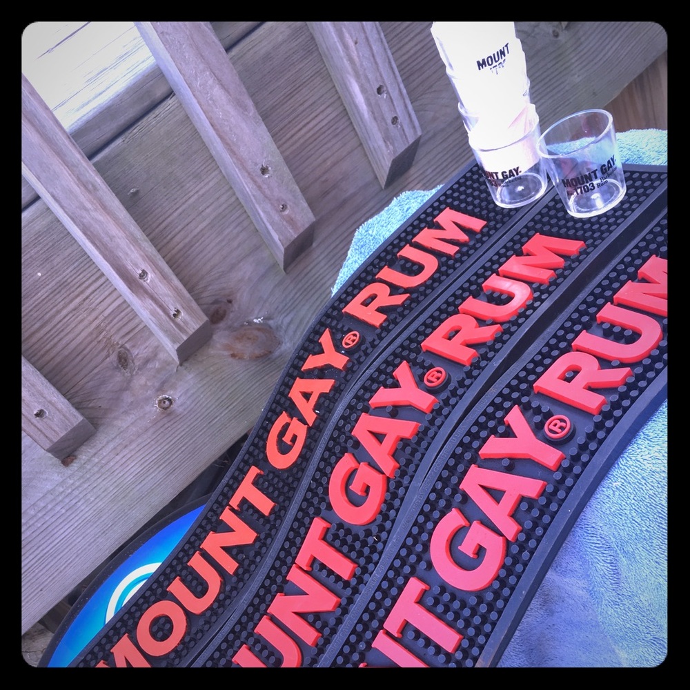 8pc MOUNT GAY RUM Bar Mats w/ Plastic Shot Glasses